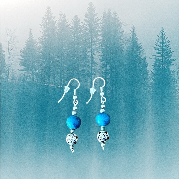 NWOT! VIBRANT BLUE AND SILVER DANGLE EARRINGS - Picture 2 of 5